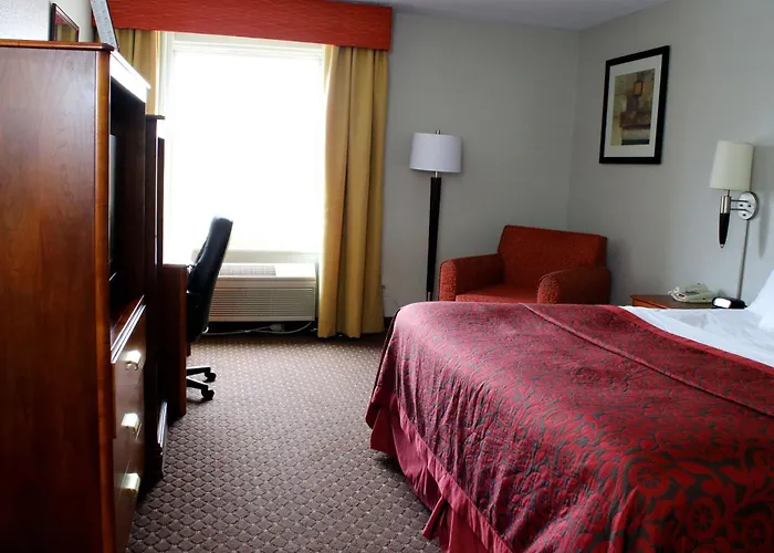 Hotel Days & By Wyndham Bloomington/normal Il Bloomington