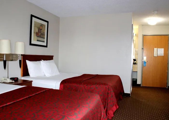 Hotel Days & By Wyndham Bloomington/normal Il 2*