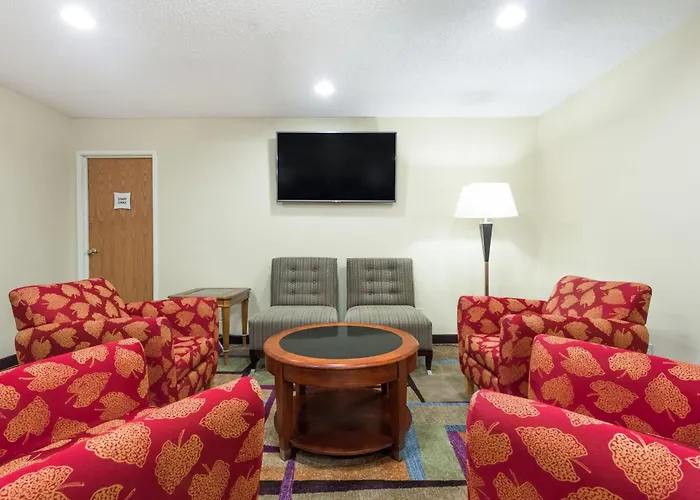 Days & By Wyndham Bloomington/normal Il Hotel 2*
