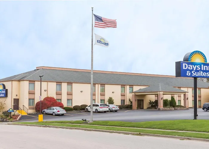 Days & By Wyndham Bloomington/normal Il Hotel