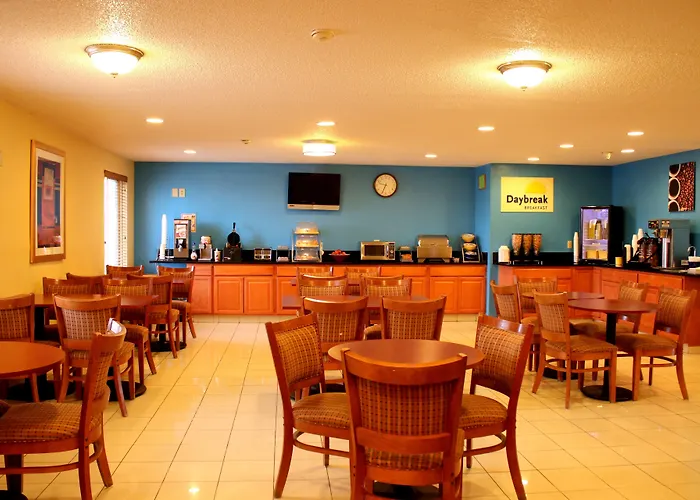 Days & By Wyndham Bloomington/normal Il 2* Bloomington