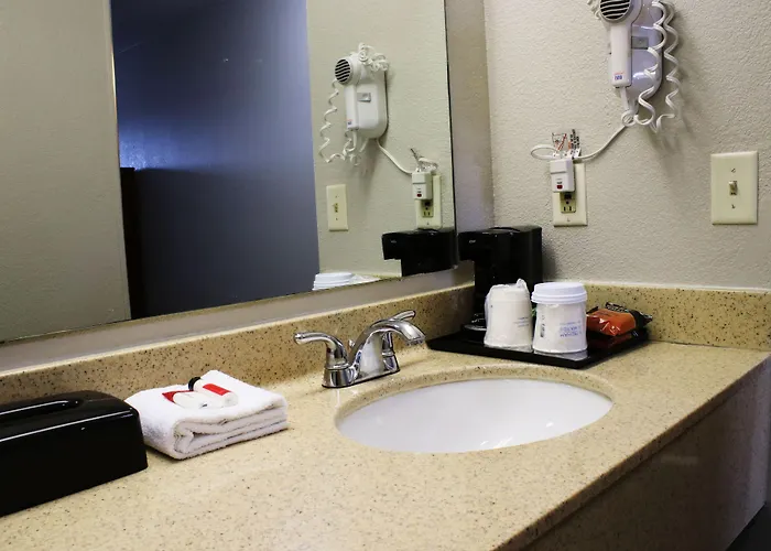 Hotel Days & By Wyndham Bloomington/normal Il 2*