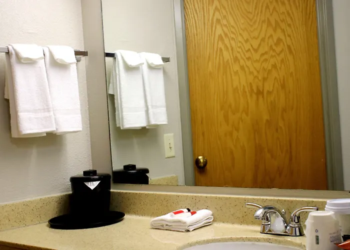 Hotel Days & By Wyndham Bloomington/normal Il