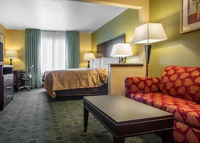 Hotel Days & By Wyndham Bloomington/normal Il 2*