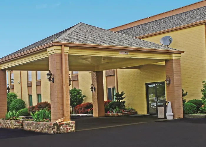 Days & By Wyndham Bloomington/normal Il Hotel 2*